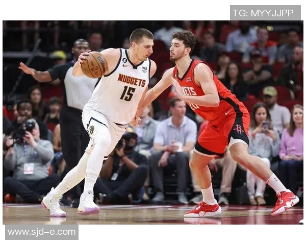 火箭将在下一场比赛中迎战湖人,保罗状态回暖,助力球队再创辉煌